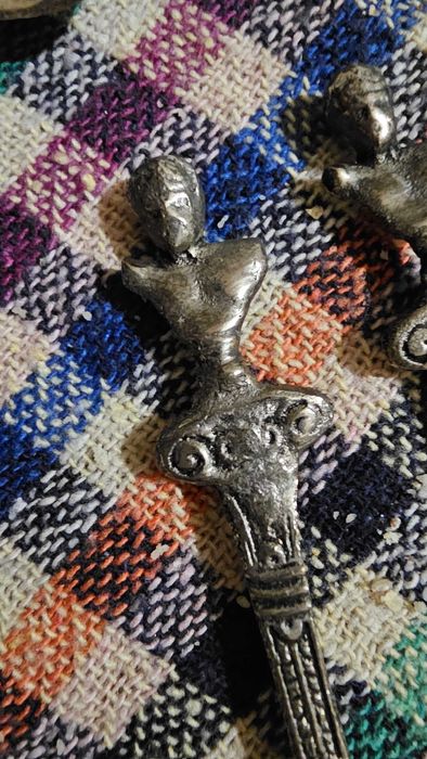 Сребърни лъжички, старинна бронзова лампа, антики!