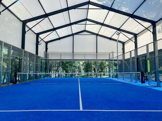 Padel - Importam Terenuri de Padel si Balon cu Structura