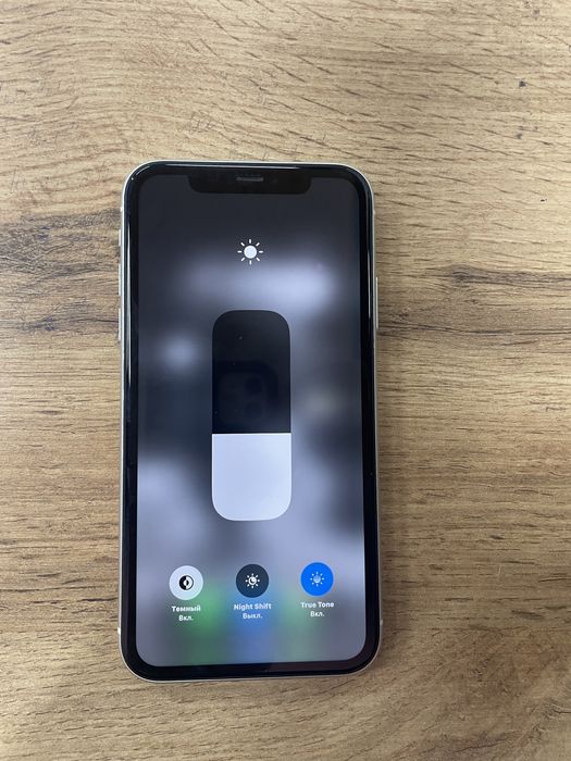 iPhone 11 в белом цвете