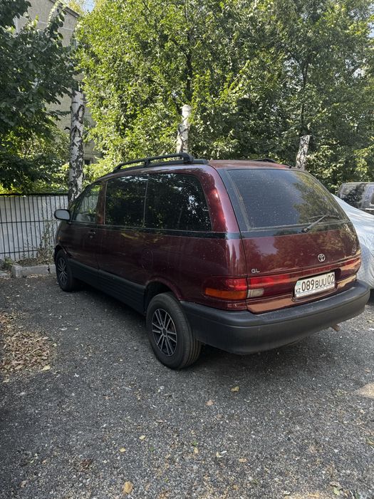 Авто в аренду Toyota Previa