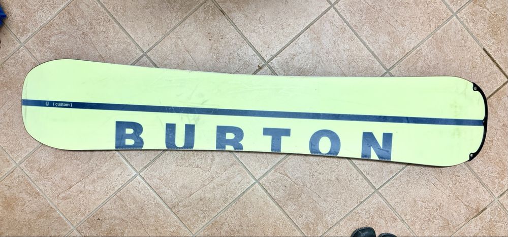 Snowboard Burton Custom Flying V 166W Beba Veche • OLX.ro