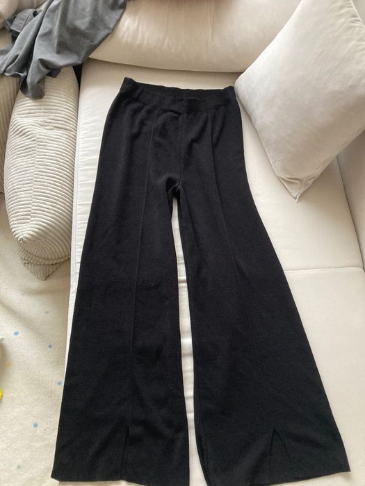 Продавам черен панталон