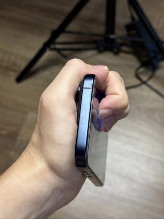 iphone 15 pro в идеальном состояний