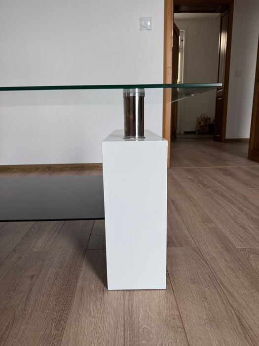 Стъклена холна маса