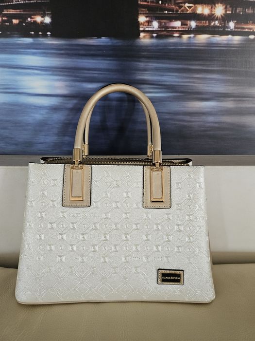 Нова дамска чанта златиста/бежова