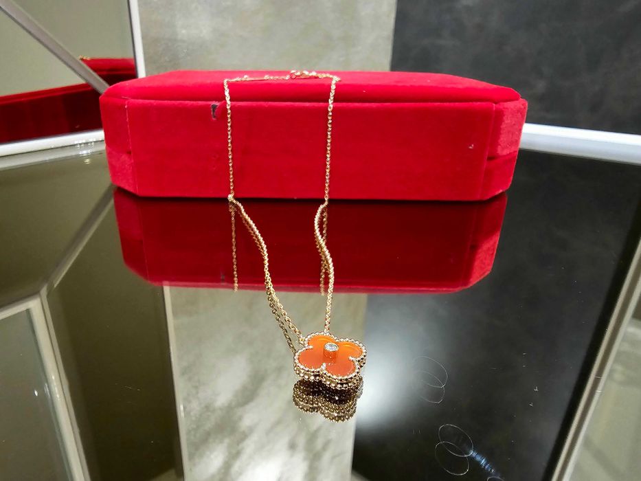 Van Cleef & Arpels VCA Rose Red Alhambra Diamond Clover Дамско Колие