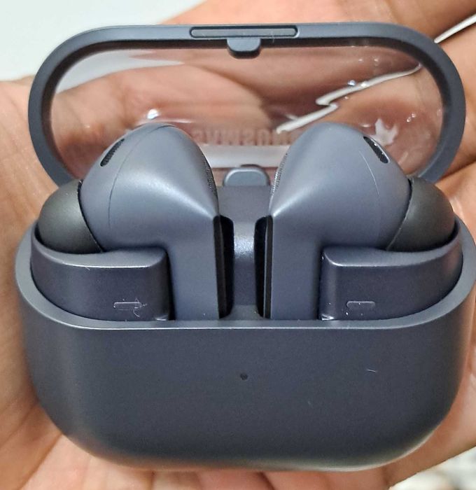 Безпроводной наушник