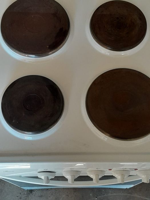 Продам электрическую плиту