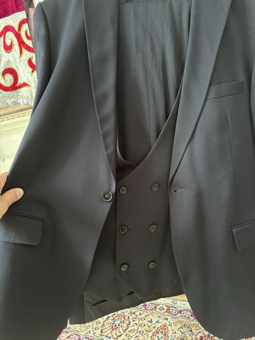 Тройка темно-синий костюм