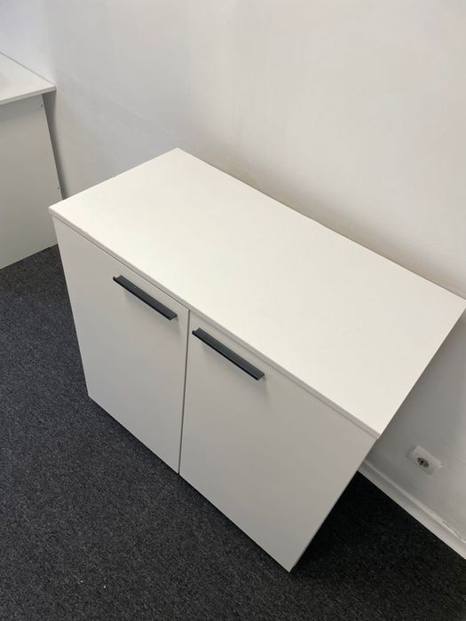 Тумба белая с полкой !