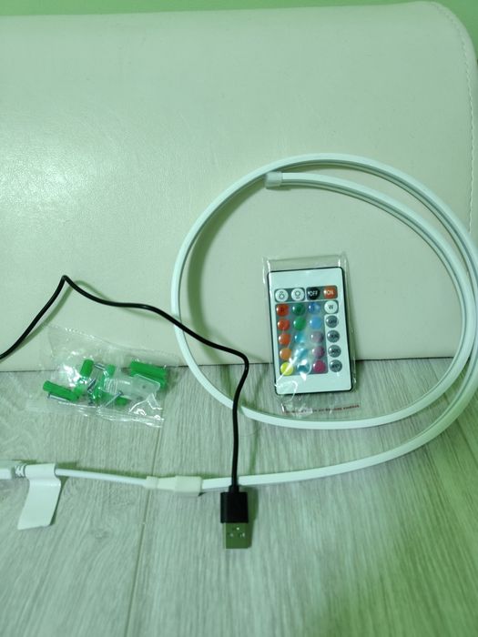 Bandă LED multicolor pentru cameră de pus pe perete. Diferite forme.