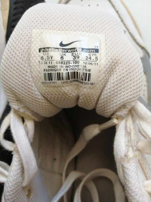 Adidasi nike din piele