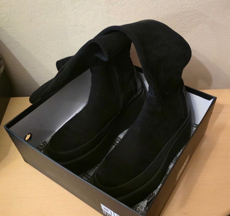 Дамски ботуши/чизми на стабилна и удобна платформа от естествен велур