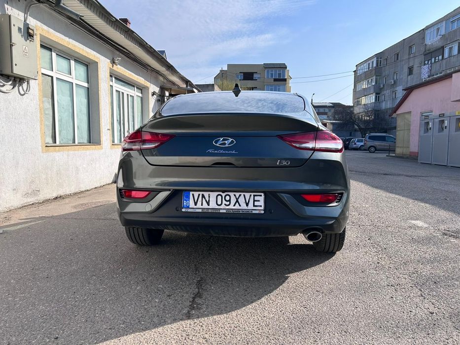 Hyundai i 30 fastback 1.5 T-GDI  160 cp  M-hybrid