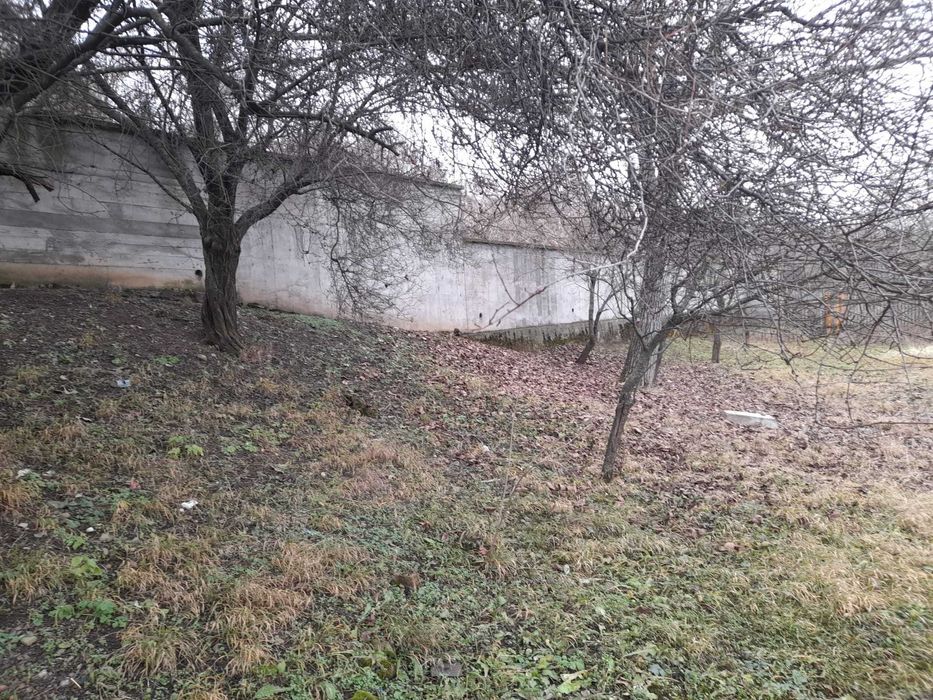 Teren cu Casa  de vanzare in localitatea Ion Luca Caragiale pe dn72