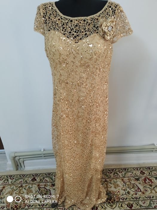 Шикарное вечернее платье