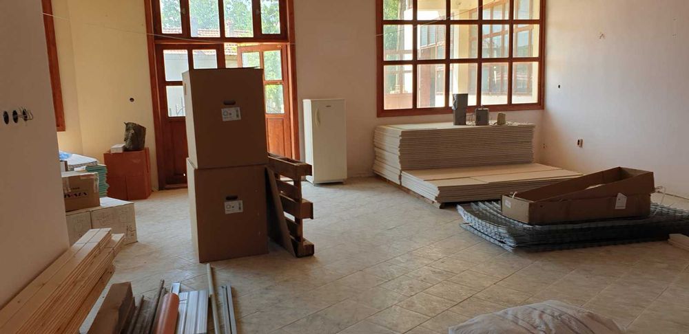 Масивна тухлена къща