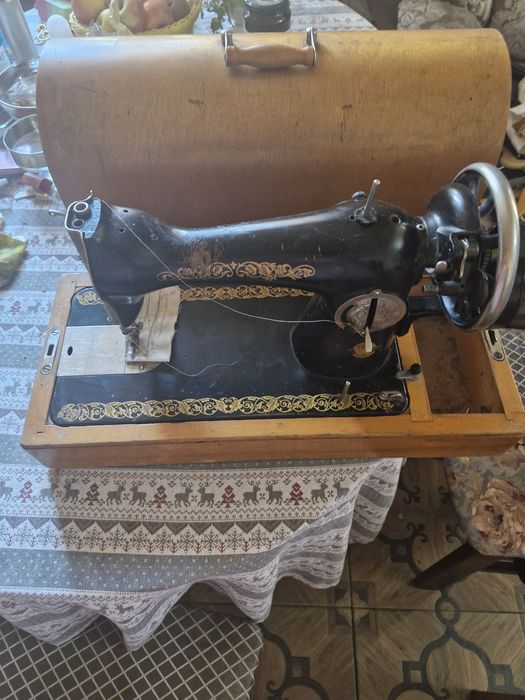 Продам швейную ручную машинку