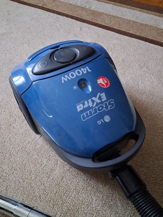 Пылесос LG 1400 W