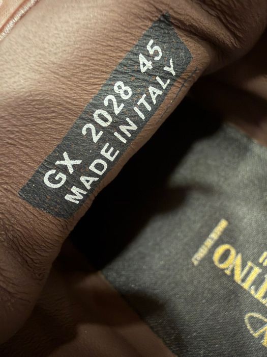 Продавам чисто нови оригинални сникърси Valentino