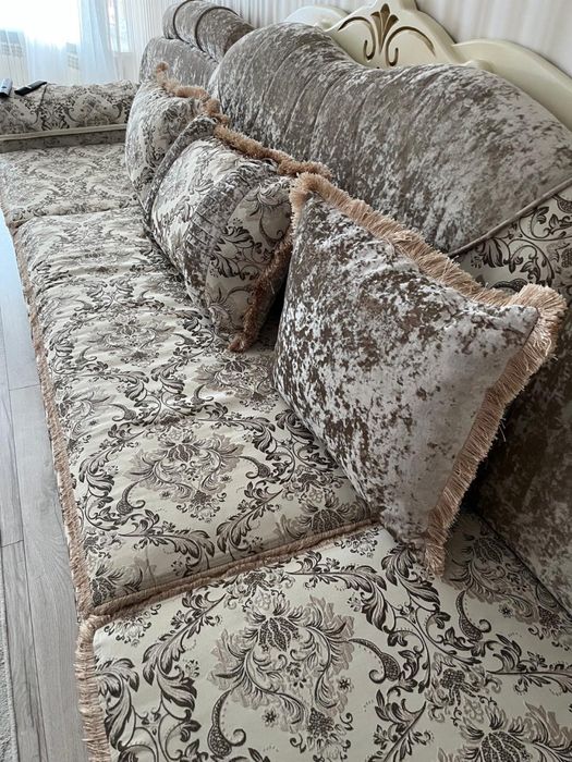 Диван для гостиной