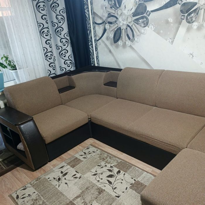 Продам диван угловой