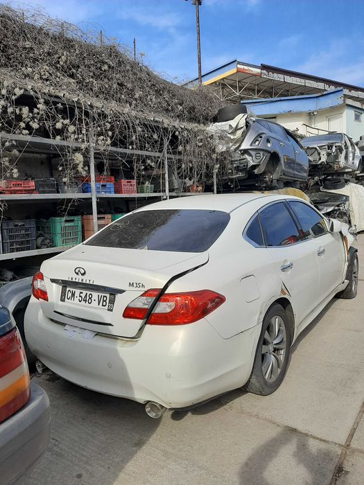 Infiniti M35h/Инфинити М35