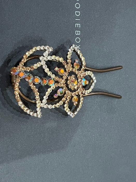 Декоративна шнола за коса