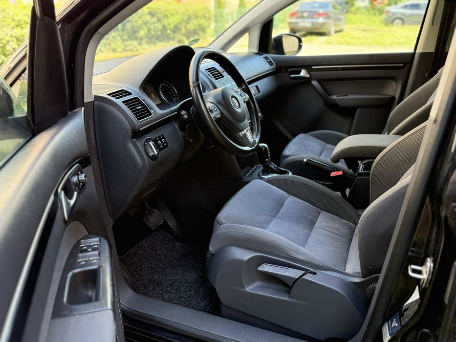Volkswagen Touran * 7 Locuri * DSG * HighLine * Navi * EURO 5 ‼️