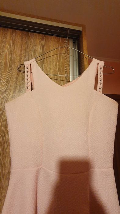 Чисто нова официална рокля