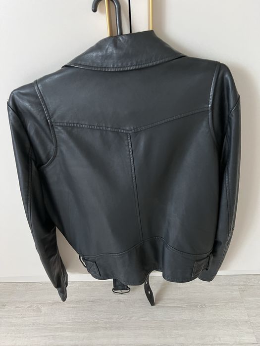 продам куртку кожанную.7000 тг