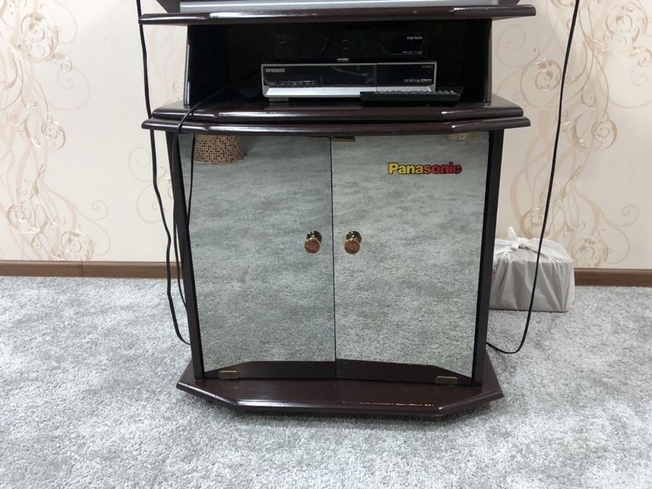 Подставка для телевизора