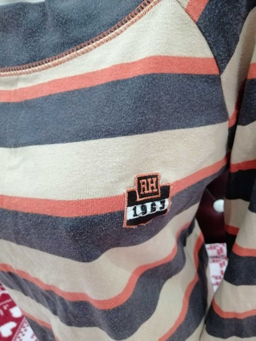 Bluza in dungi cu umerii goi