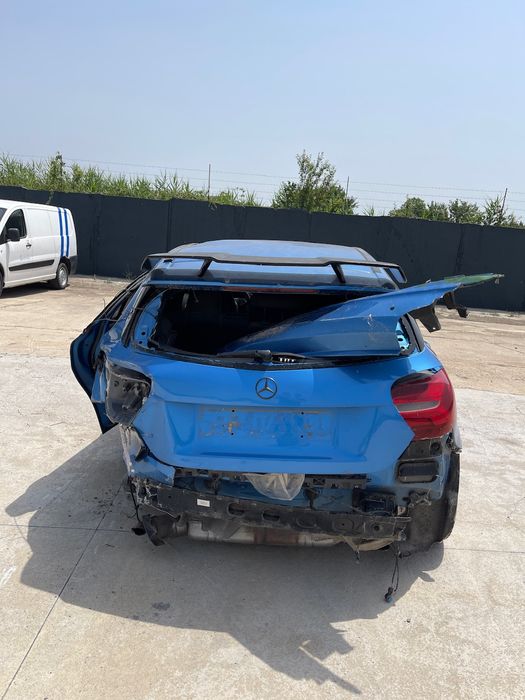 Dezmembrez  Mercedes A Class 1.6 Benzina 122 Cai 2016