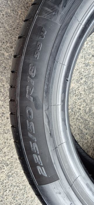 4 anvelope vara Pirelli 225/50/18.Pretul este pe bucata.