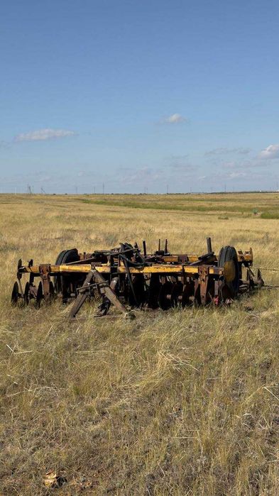 Трактор, навесное сельхозоборудование, вагончик