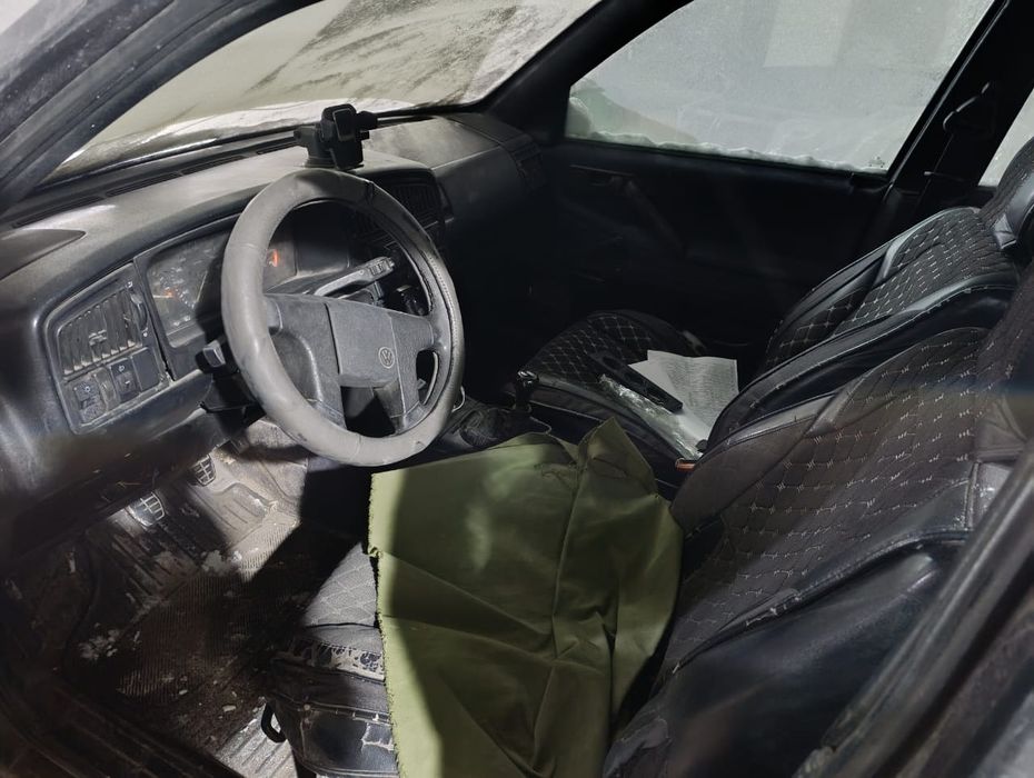 Пассат Б3 по запчастям продаётся