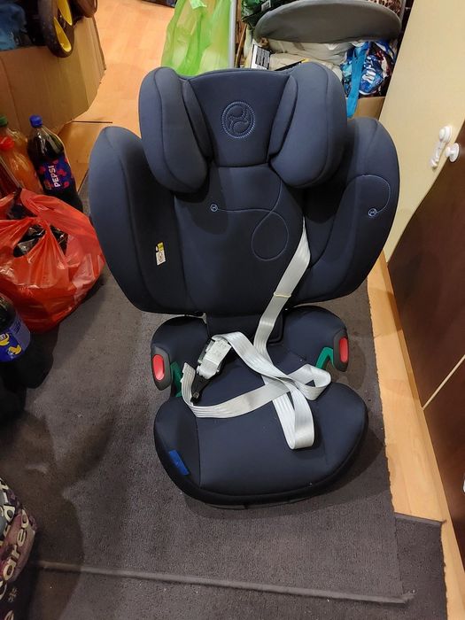 Vând scaun de mașină  pentru copii Cybex