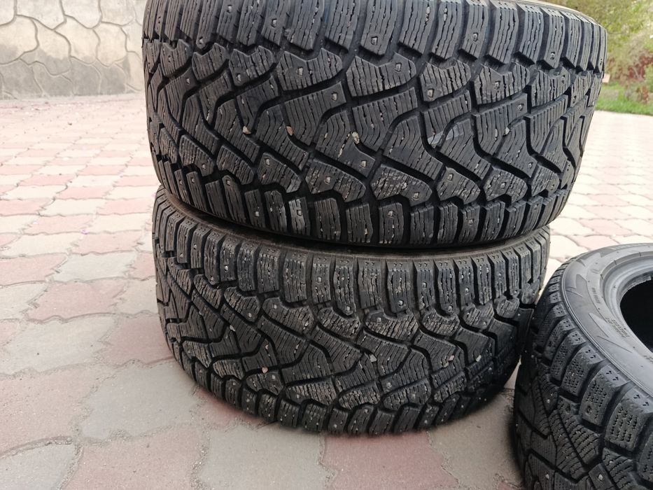 Продам Резину комплект