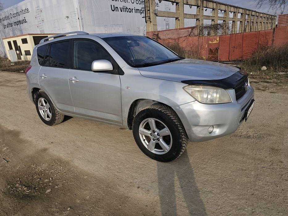 Toyata rav4  benzină +gpl