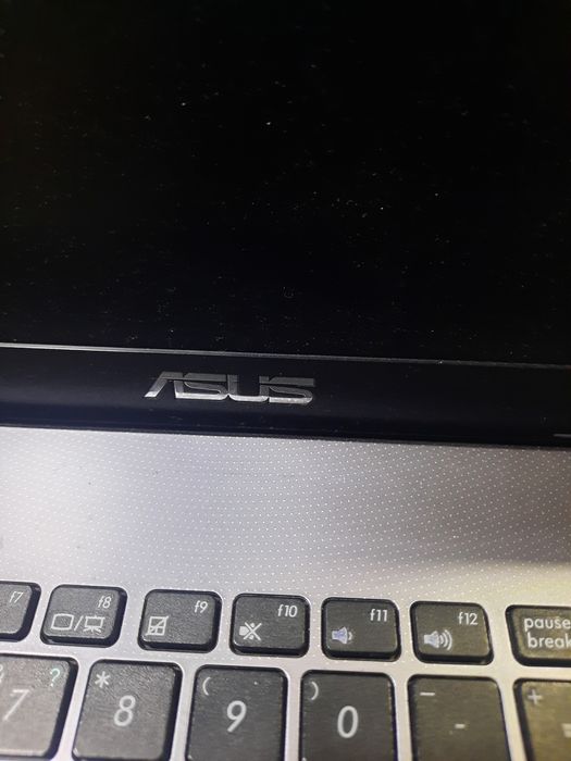 Срочно продам Ноутбук Asus x550c