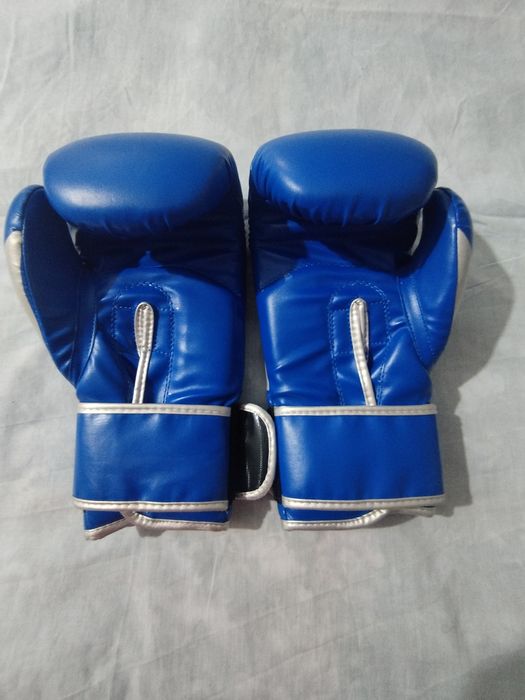 Перчатка новый для бокса