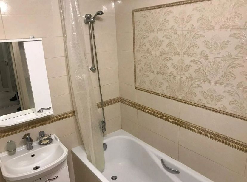 Сдается 2 ком кв левый берег жк Лазурный