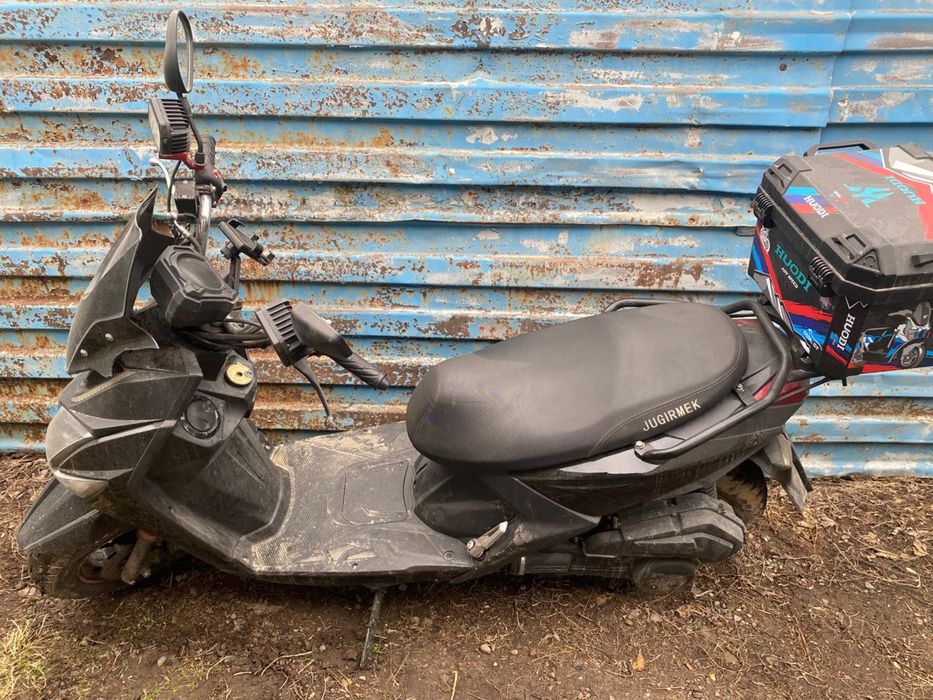 Срочно продам мопед Танк