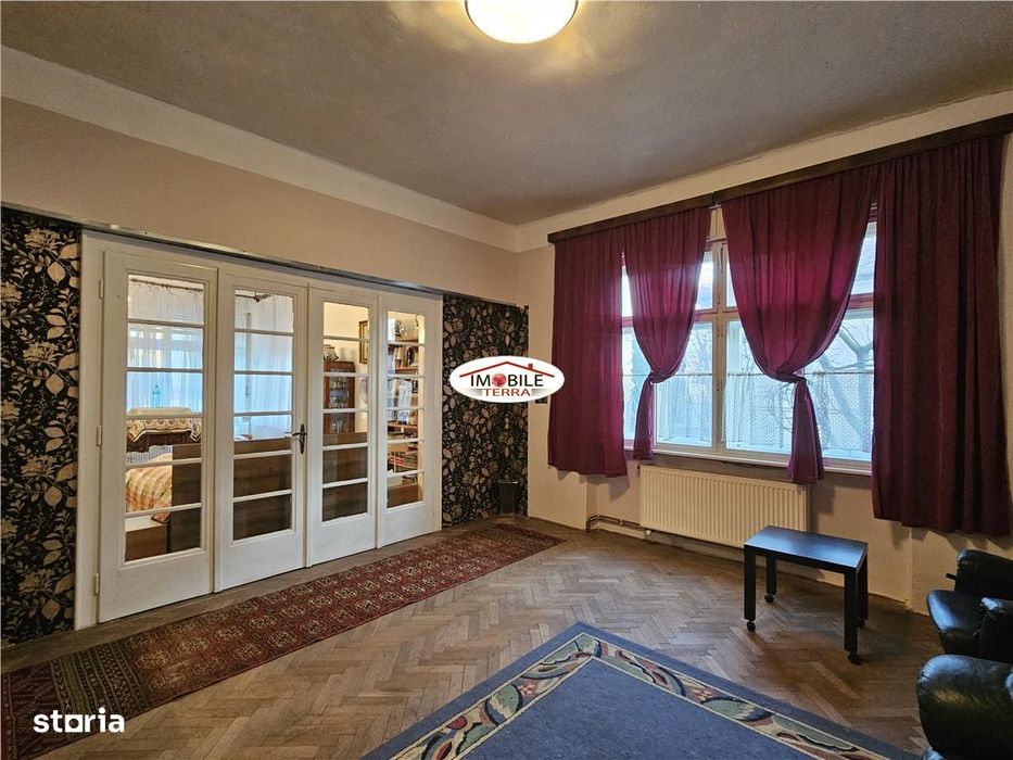 Casa cu 900 mp teren zona Calea Poplacii aproape de Parcul Sub Arini