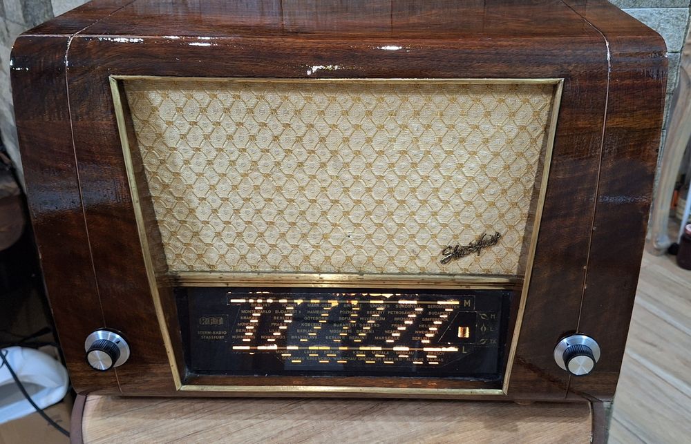 Ретро радио с дистанционно