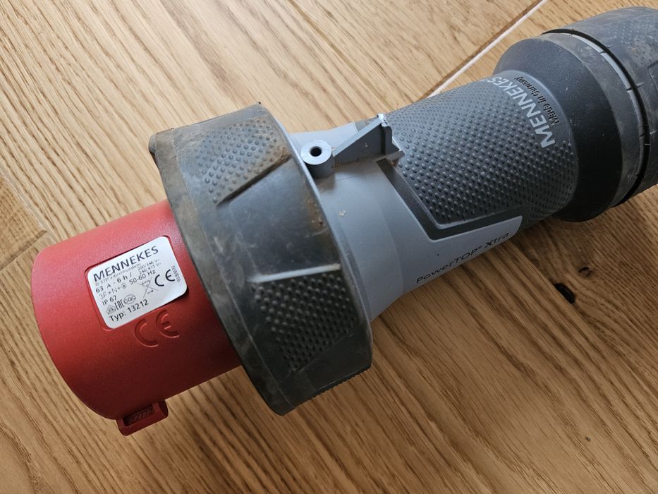 Priza trifazica 5P Mennekes Power Top Xtra IP44 63A 400V