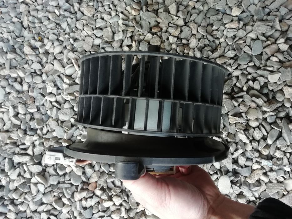 Продам Моторчик печки w210 рестайлинг.