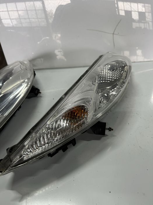 Far Nissan Juke dreapta/stanga stare impecabila!