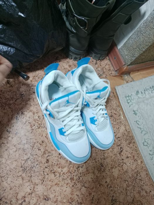 Кроссовки Jordan 4 новый